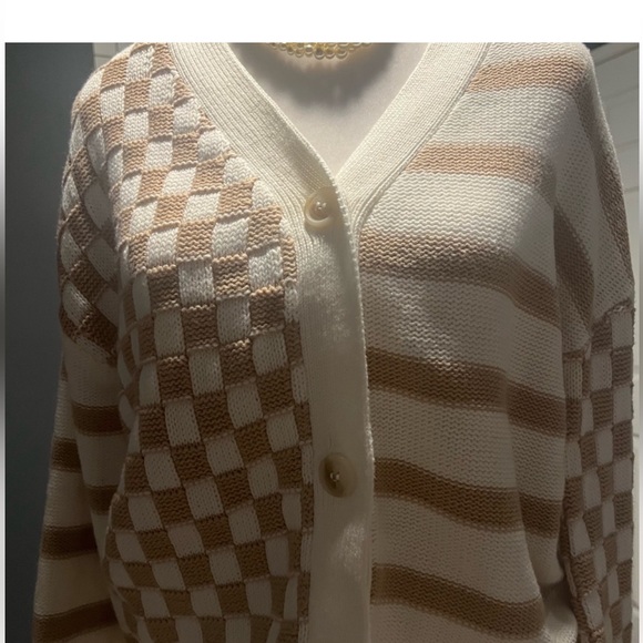 New Sincerely Jules Cream and Brown Checkered Cardigan. Size M - Picture 3 of 6